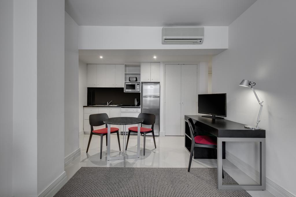 Adina Apartment Hotel South Yarra Мельбурн Экстерьер фото