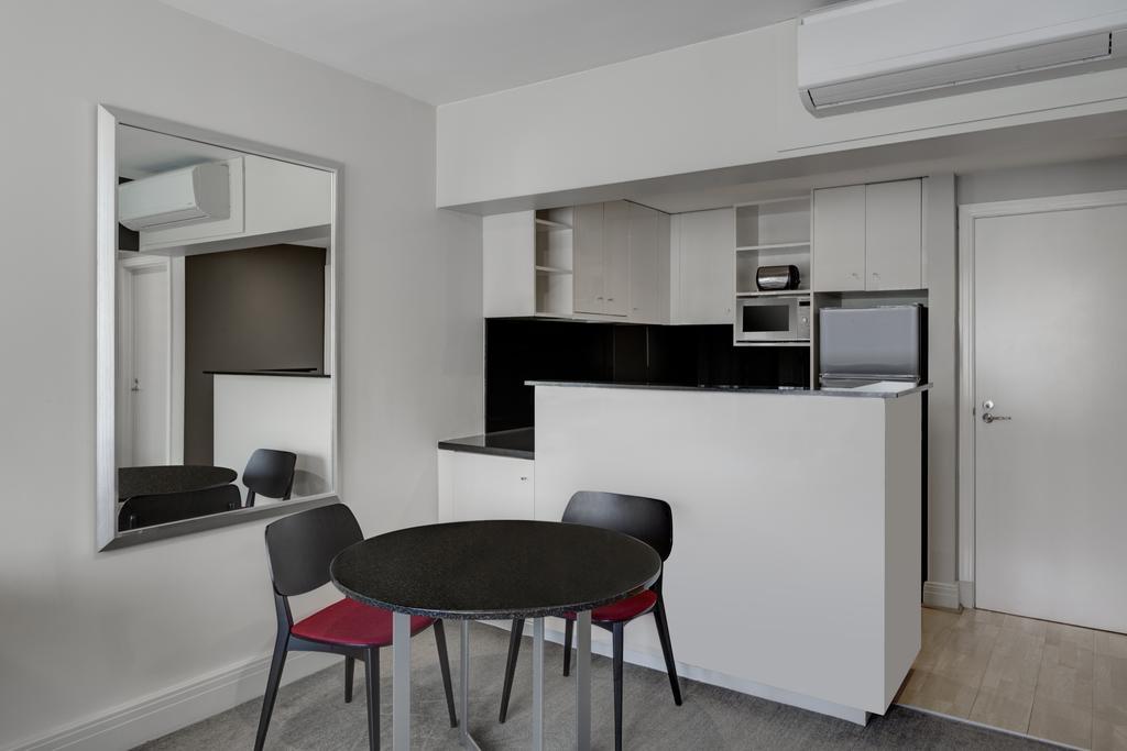 Adina Apartment Hotel South Yarra Мельбурн Экстерьер фото