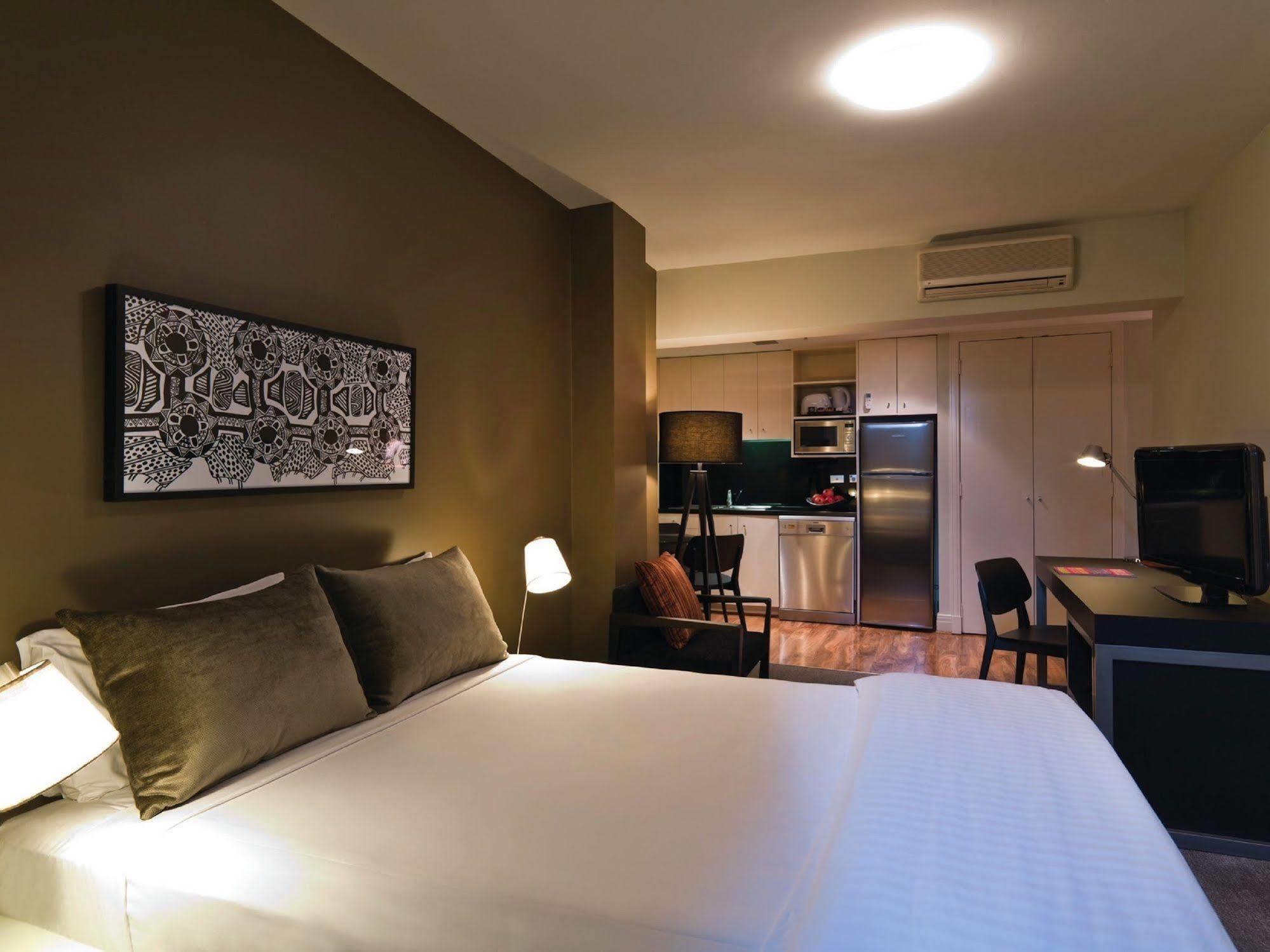 Adina Apartment Hotel South Yarra Мельбурн Экстерьер фото