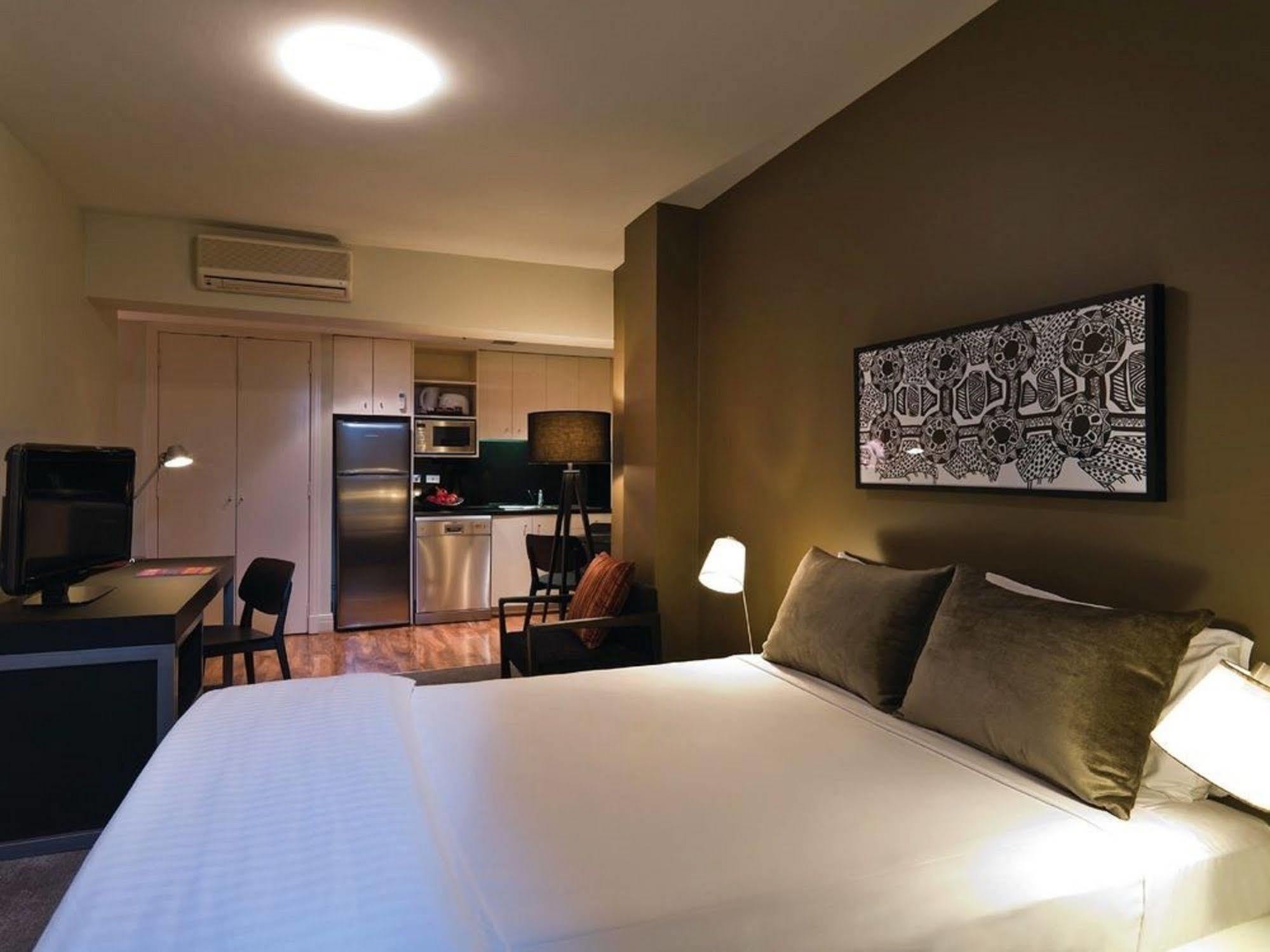 Adina Apartment Hotel South Yarra Мельбурн Экстерьер фото