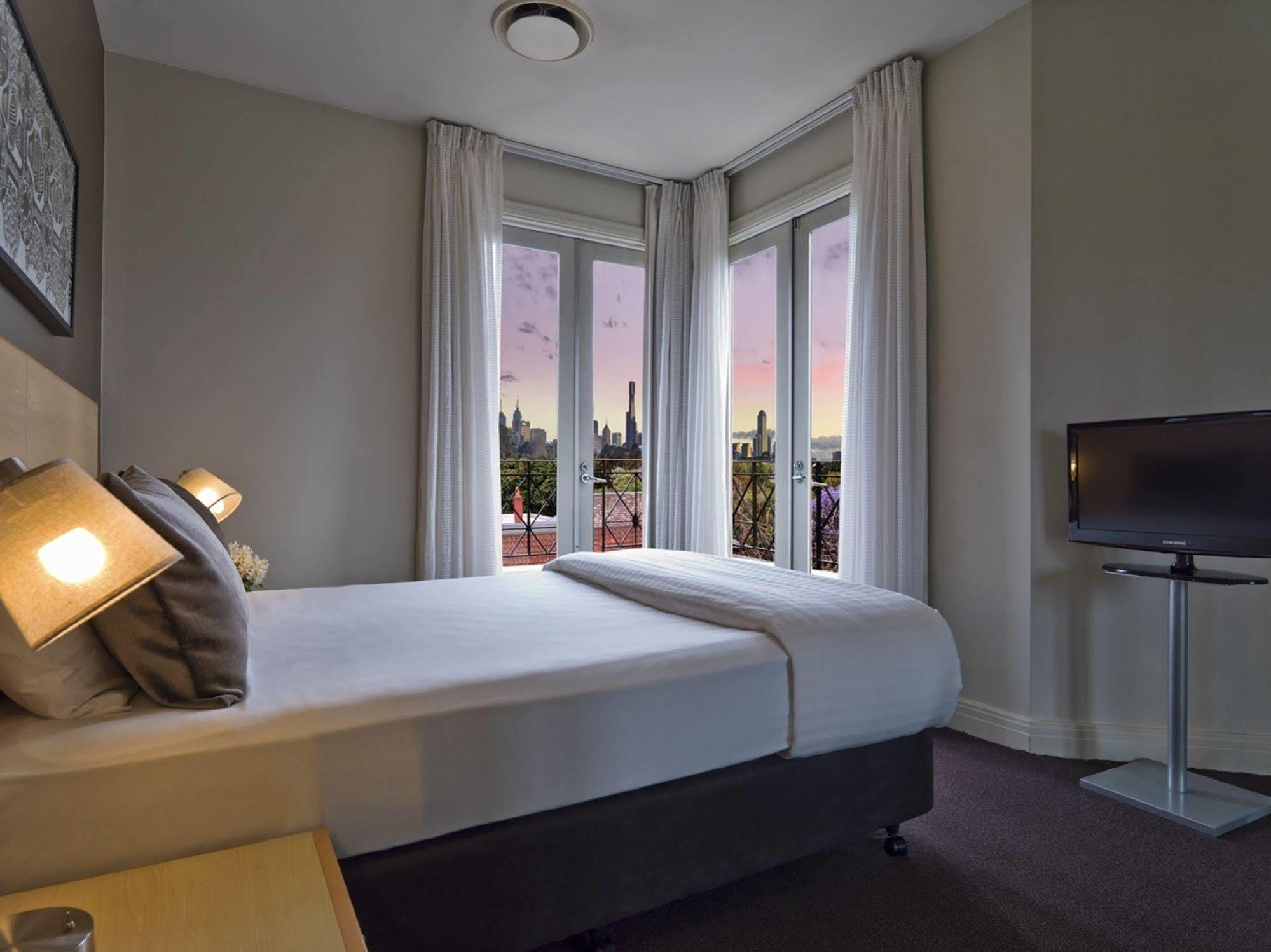 Adina Apartment Hotel South Yarra Мельбурн Экстерьер фото