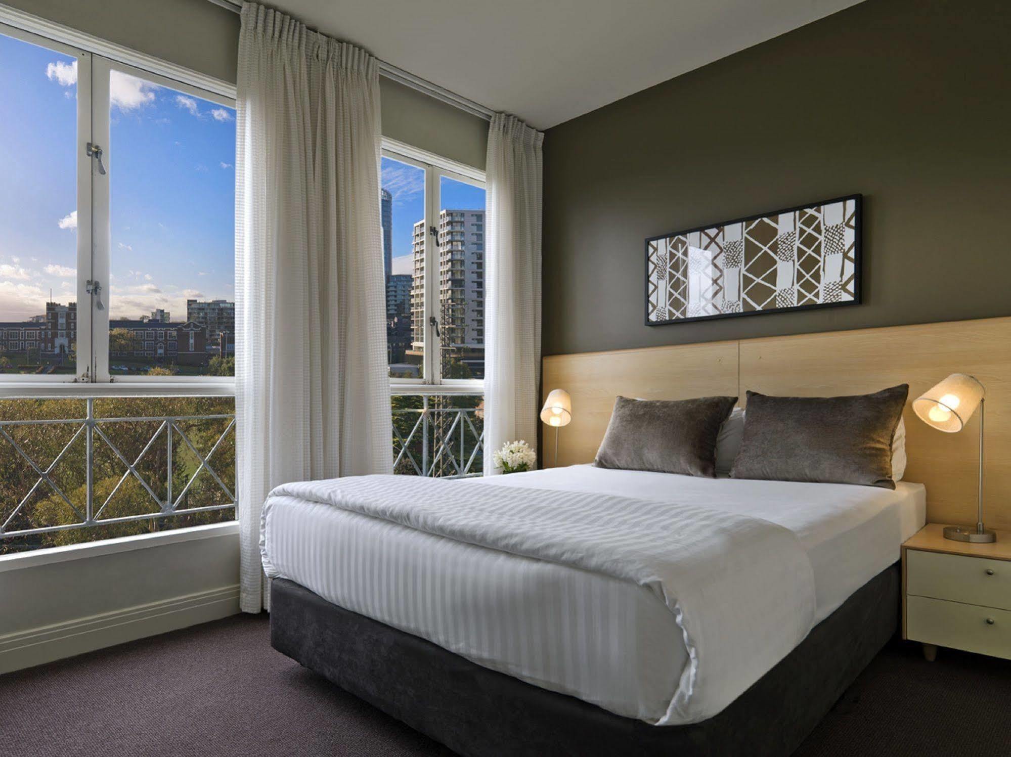 Adina Apartment Hotel South Yarra Мельбурн Экстерьер фото