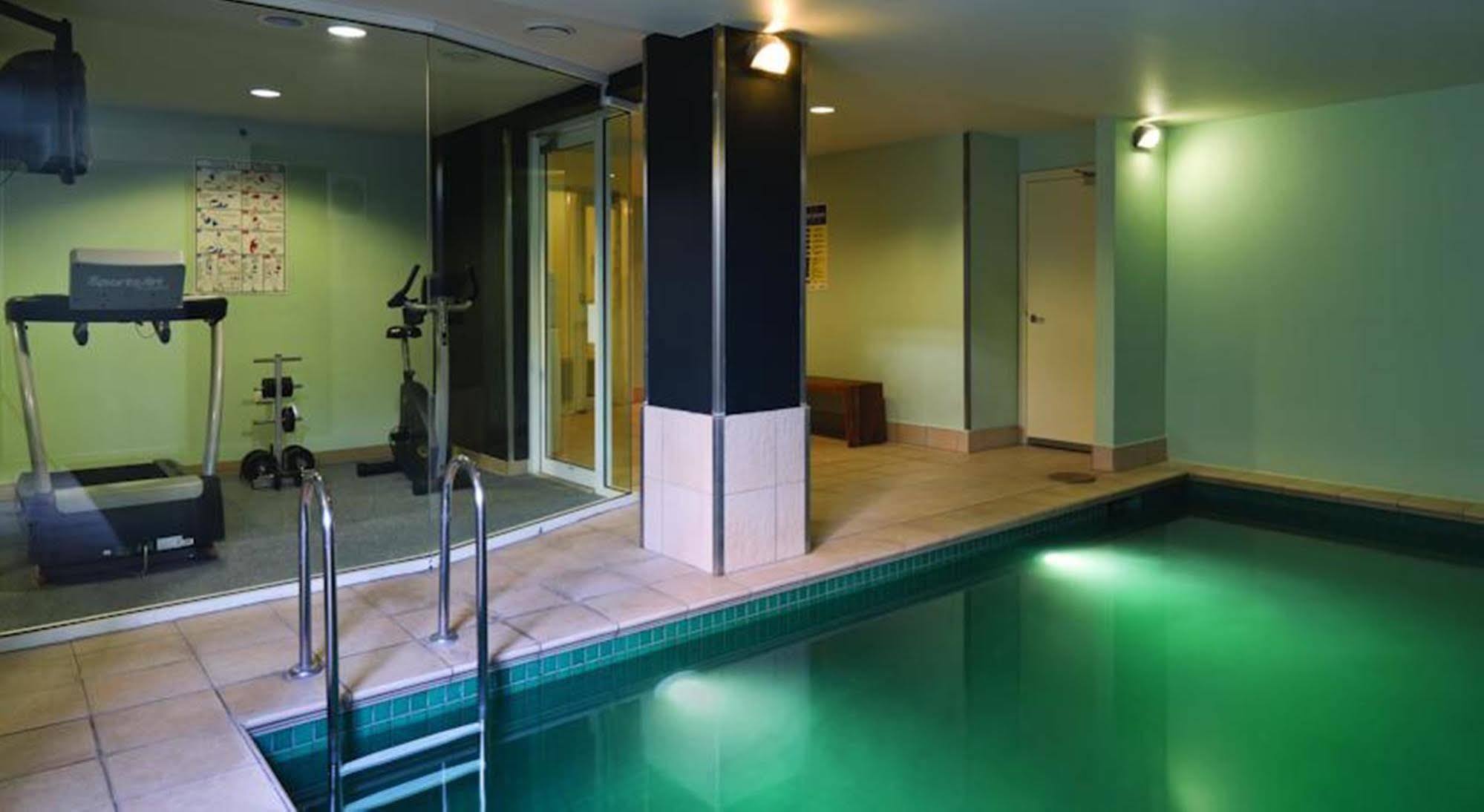 Adina Apartment Hotel South Yarra Мельбурн Экстерьер фото